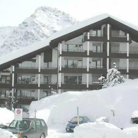Haus Brueggli B24 아로사